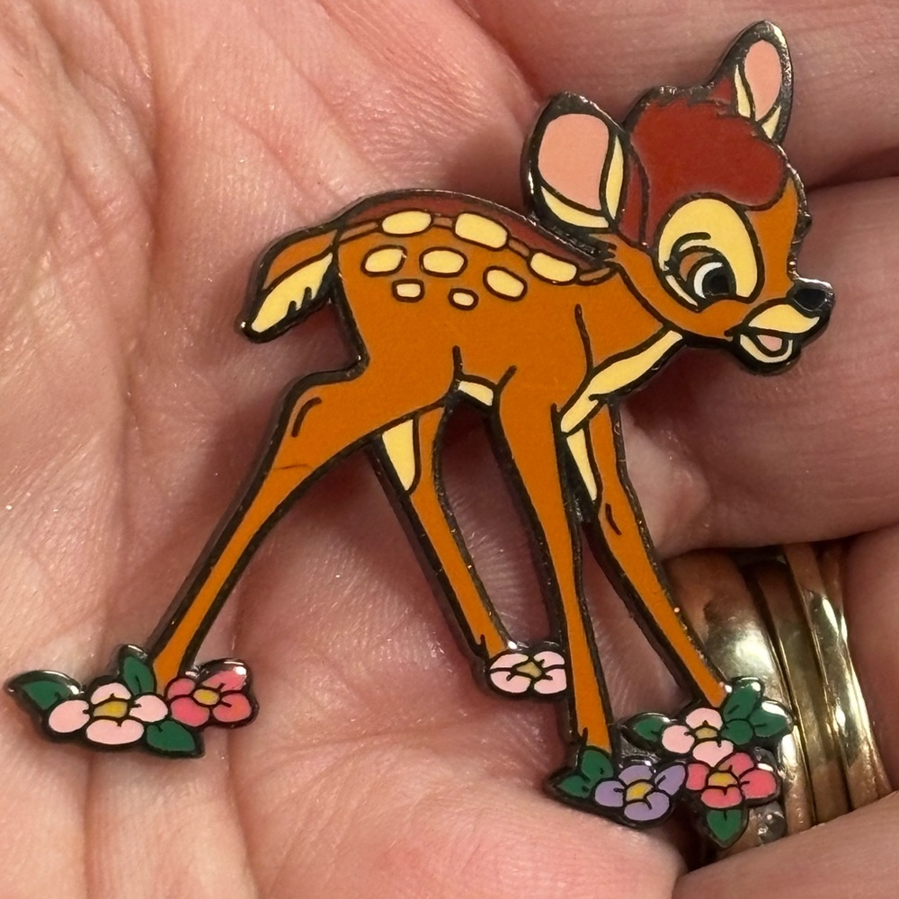 2004 Bambi on Flowers Disney Pin - Picture 4 of 4